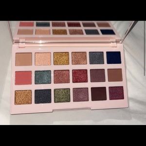 Ciaté-The editor palette New England